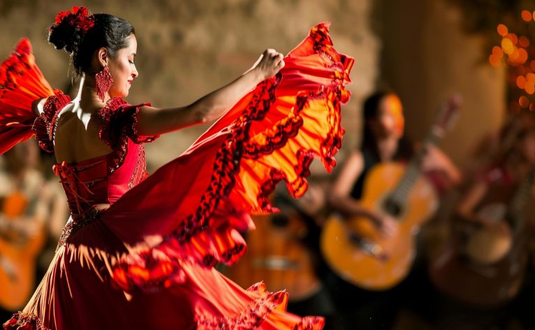 Cena flamenca en Sevilla para despedidas con espectáculo y fiesta